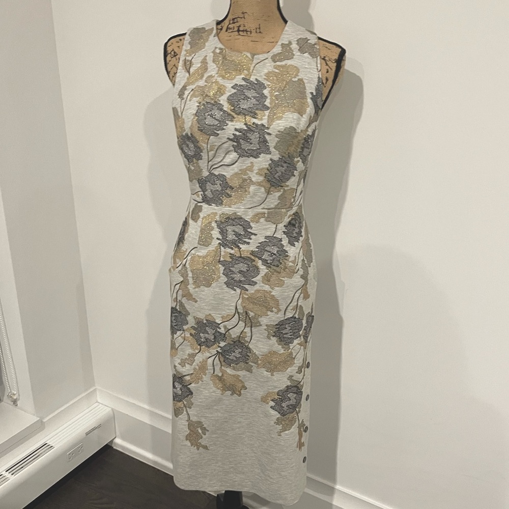 BCBGMAXAZRIA RUNWAY midi grey dress w metallic floral. US Sz 4.